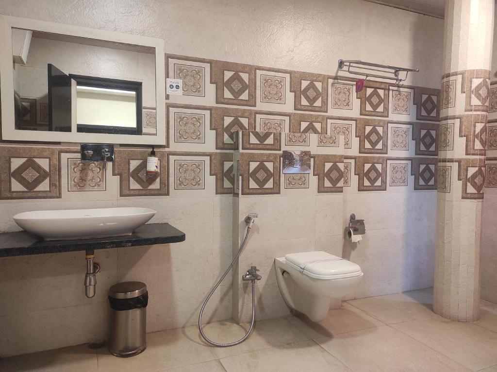 Гувахати: Hotel Rudraksh- Near Guwahati Airport