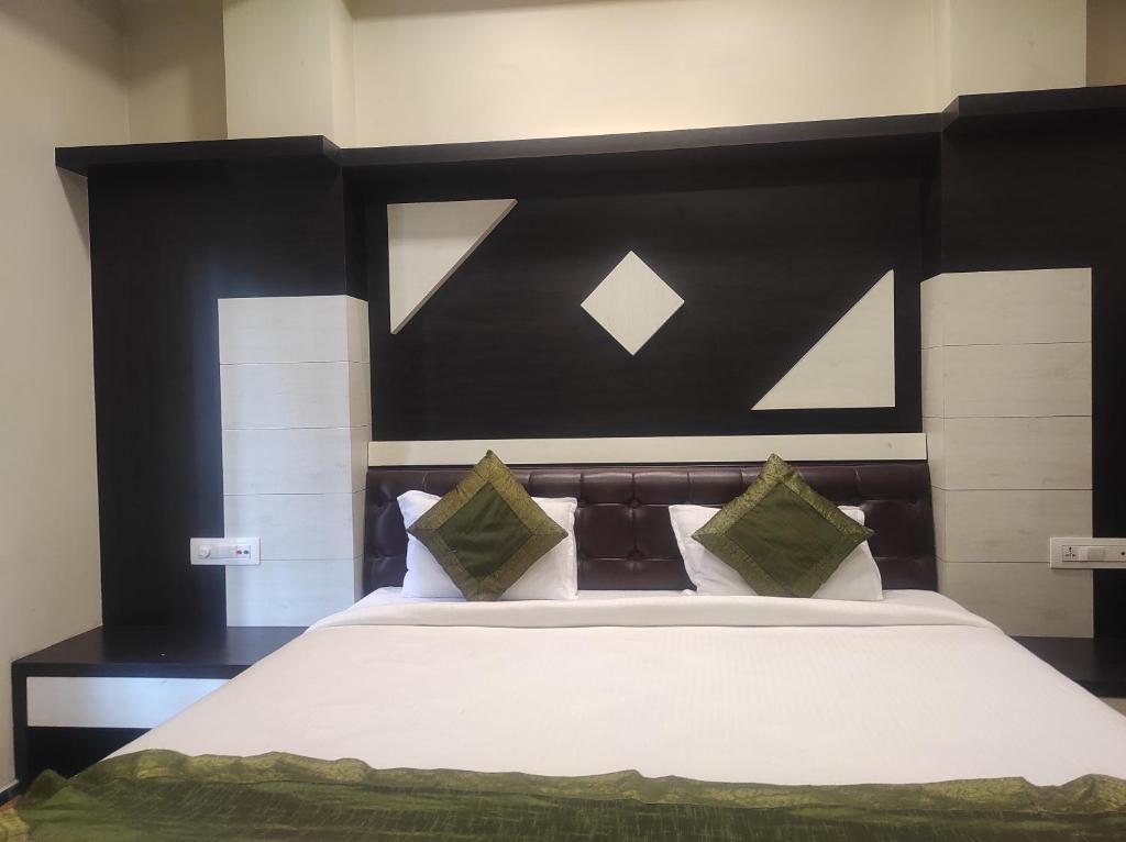 Гувахати: Hotel Rudraksh- Near Guwahati Airport