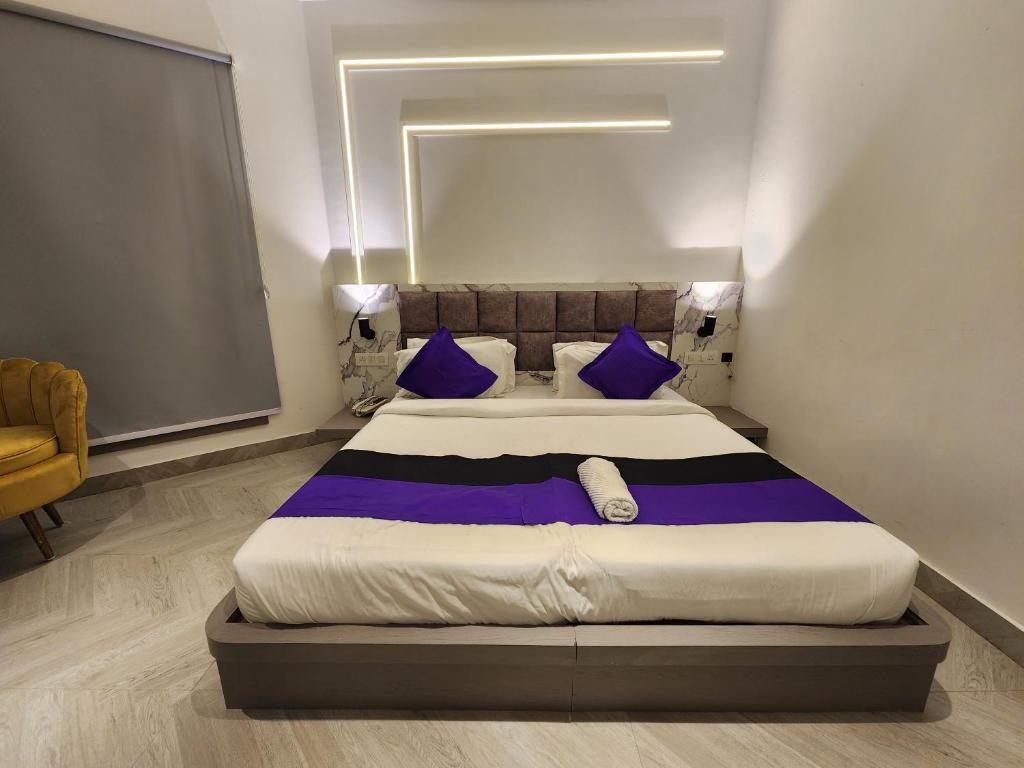 Гуруграм: Square 9 Inn - Near Fortis & Huda City Centre