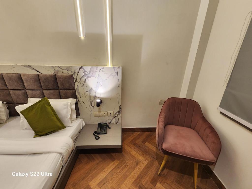 Гуруграм: Square 9 Inn - Near Fortis & Huda City Centre