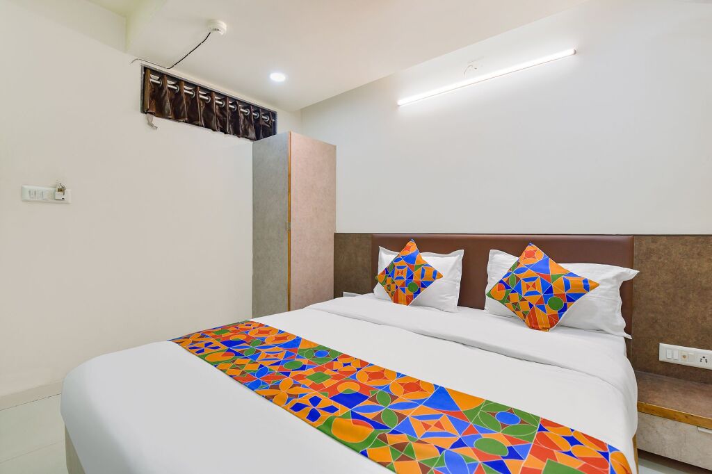 Ахмедабад: Fabhotel Crystal