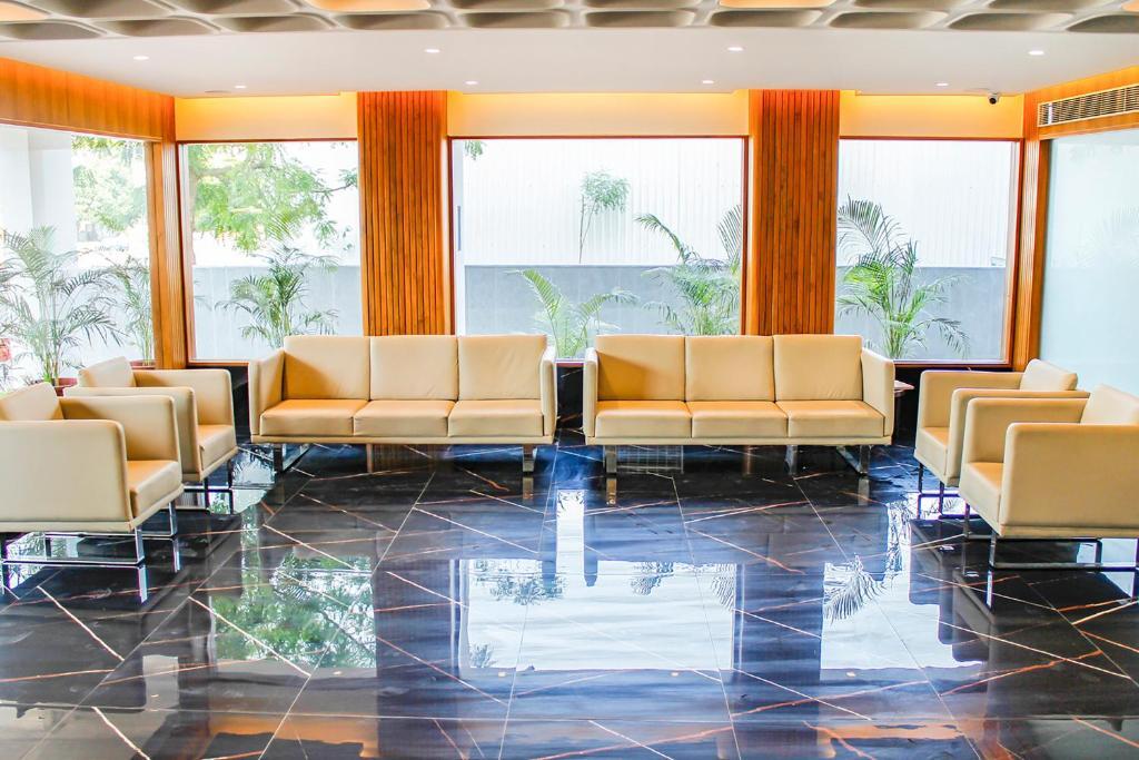 Ахмедабад: Pinnacle Grand Hotel and Banquets