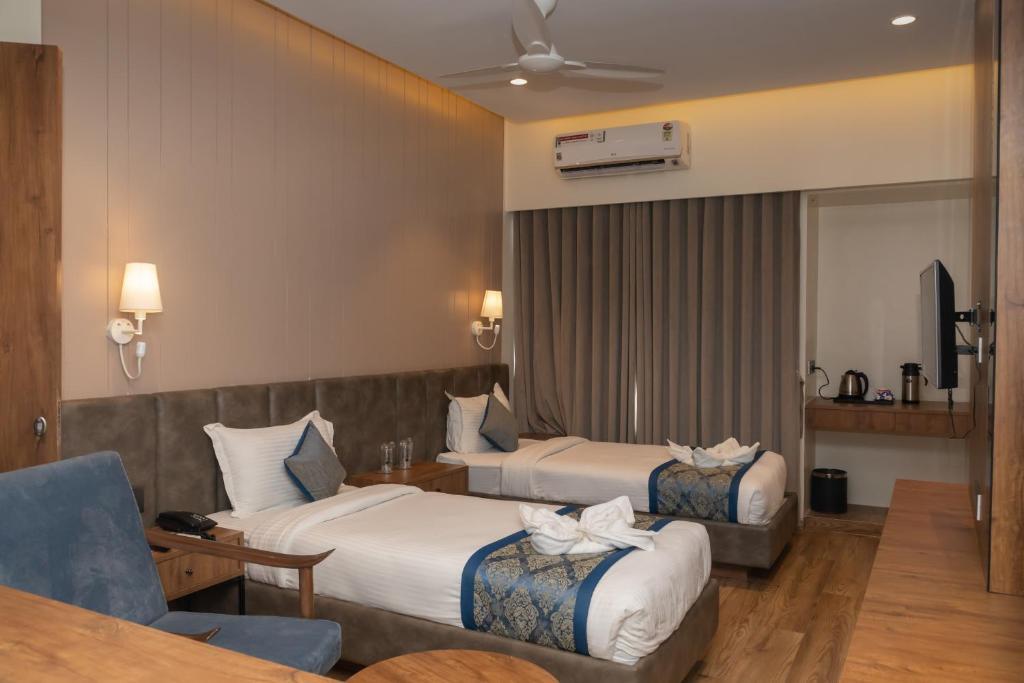 Ахмедабад: Pinnacle Grand Hotel and Banquets