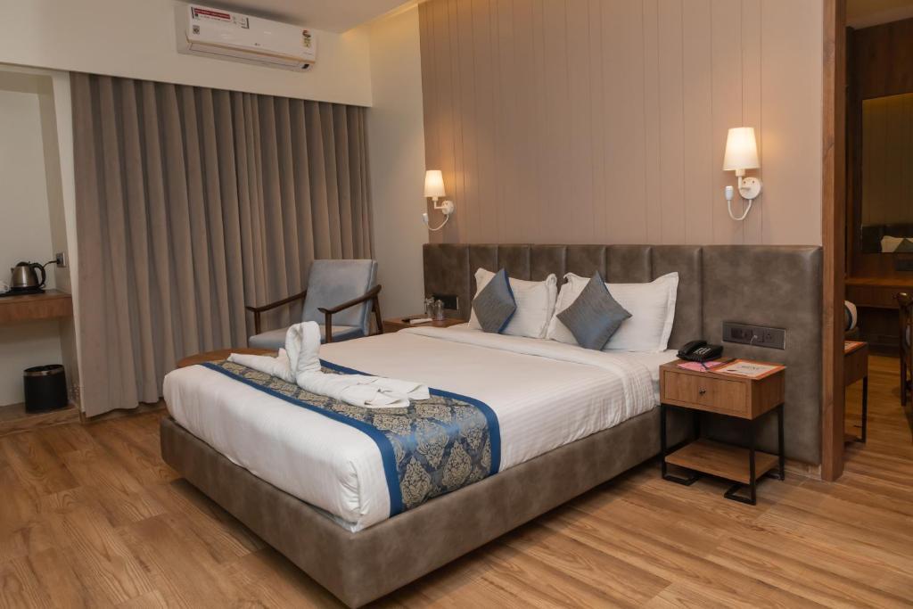 Ахмедабад: Pinnacle Grand Hotel and Banquets