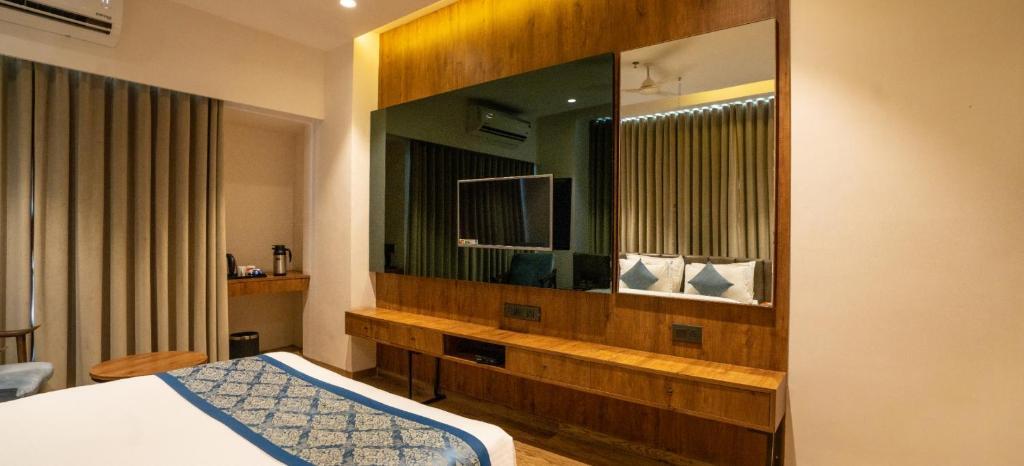Ахмедабад: Pinnacle Grand Hotel and Banquets