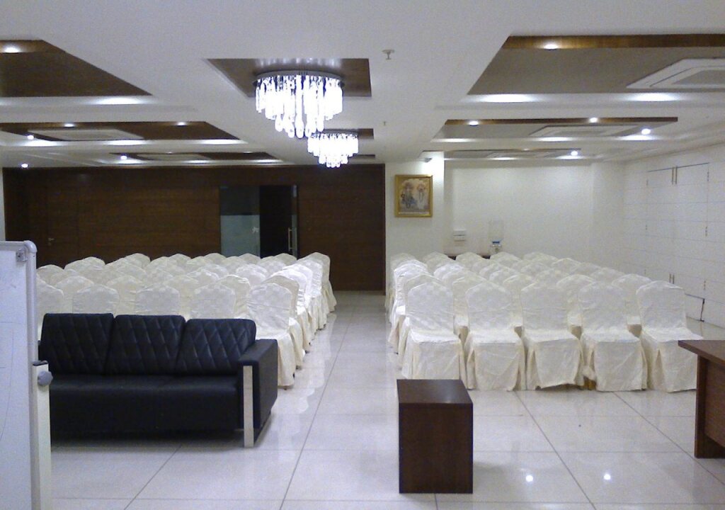 Ахмедабад: Fabhotel Prime Dev Aadi
