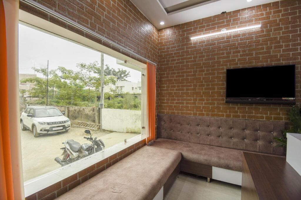 Бахадрабад: OYO Flagship 75751 Hotel Surya