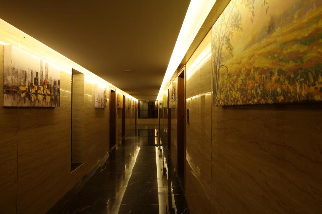 Мангалур: Royal Plaza Suites