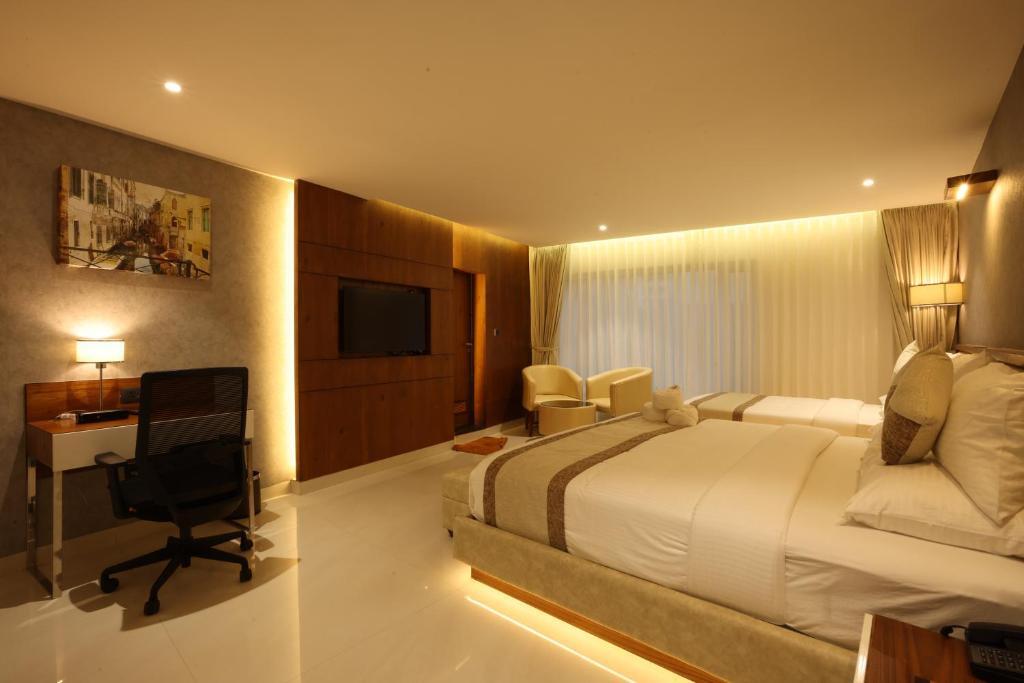 Мангалур: Royal Plaza Suites