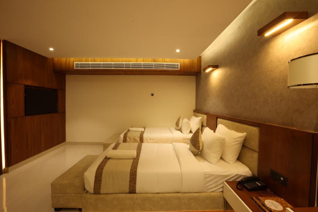 Мангалур: Royal Plaza Suites