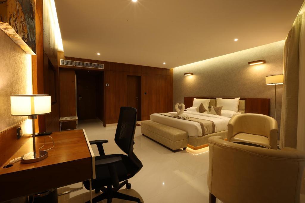 Мангалур: Royal Plaza Suites