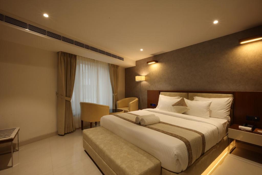 Мангалур: Royal Plaza Suites