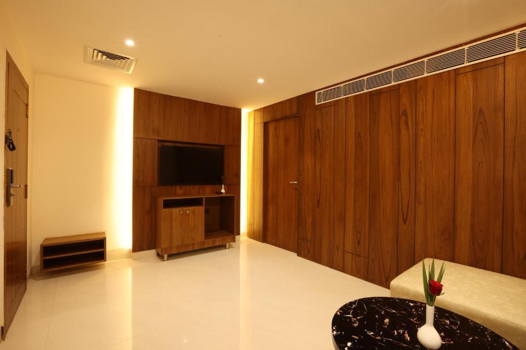 Мангалур: Royal Plaza Suites