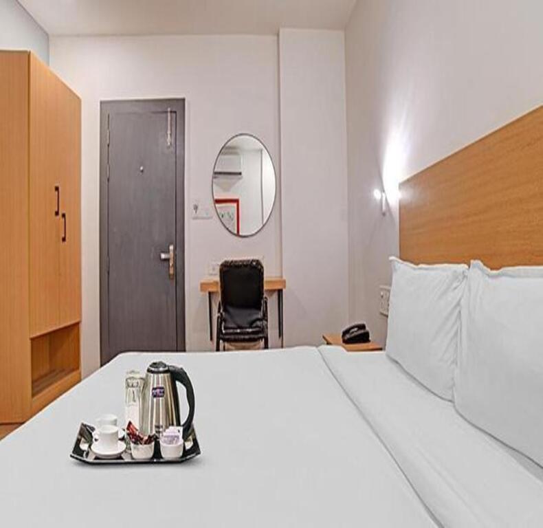 Индаур: Fabhotel Destiny 78