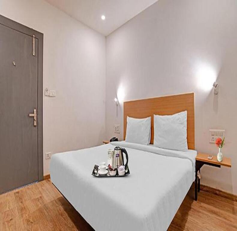 Индаур: Fabhotel Destiny 78