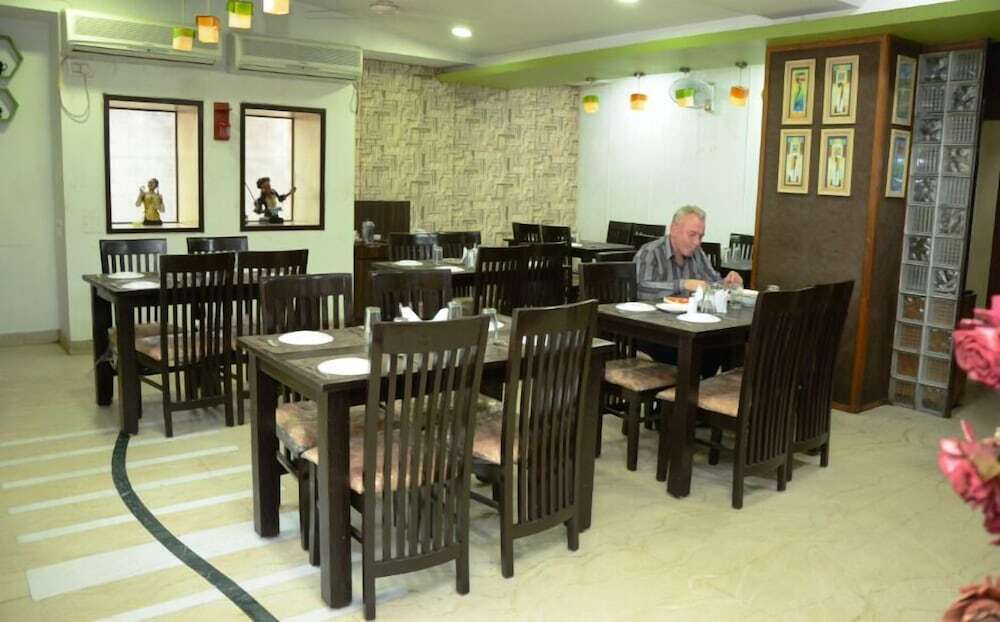 Ахмедабад: Hotel Airport Plaza