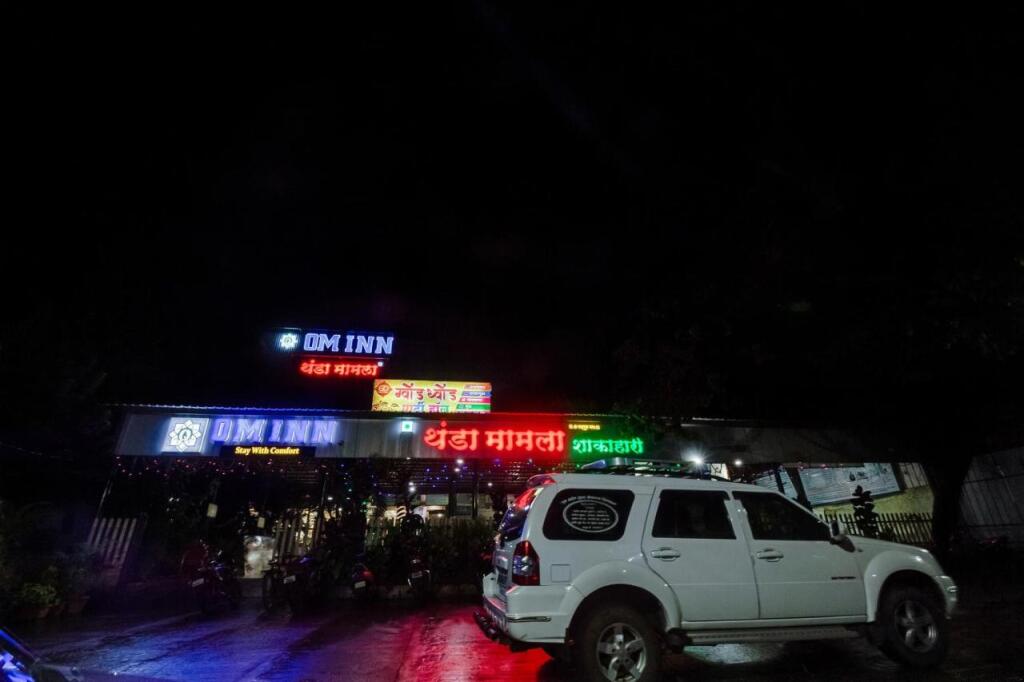 Вакад: Hotel Om Inn - Talegaon Dabhade