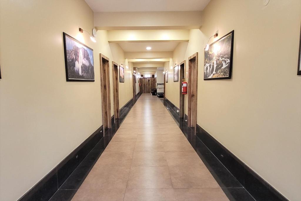 Вакад: Hotel Om Inn - Talegaon Dabhade