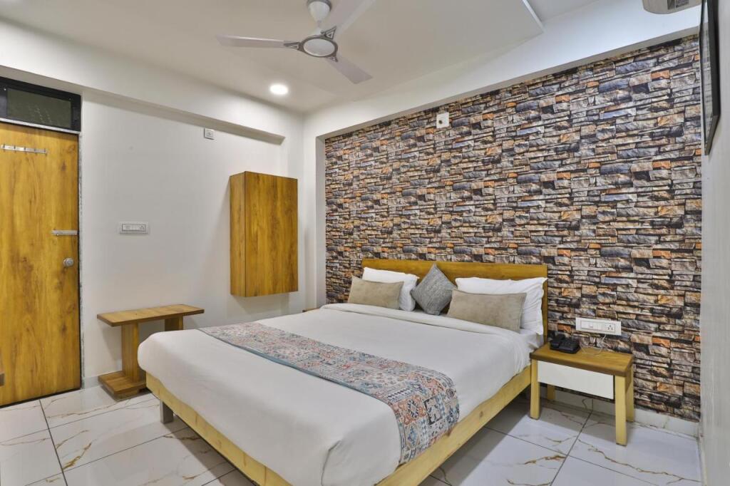 Ахмедабад: Hotel SR Rooms
