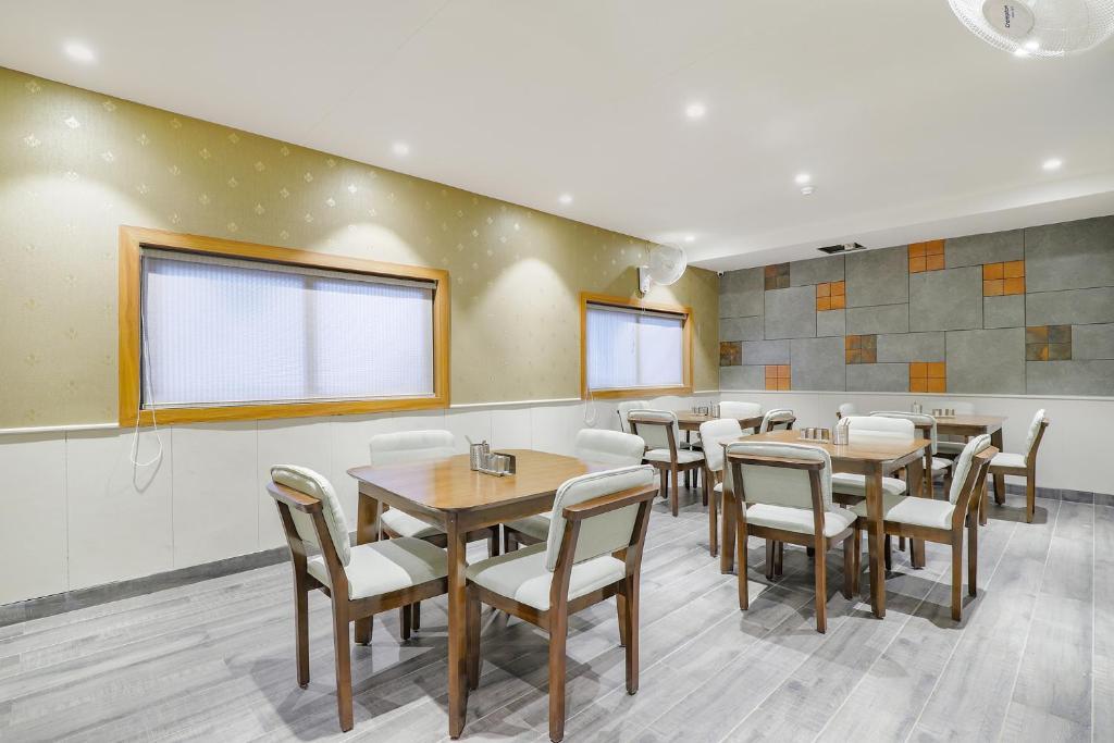 Ахмедабад: Fabhotel Meritus Inn