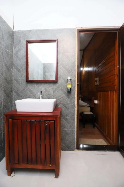 Бангалор: De-Rock Jungle Living Resort - Lexstay