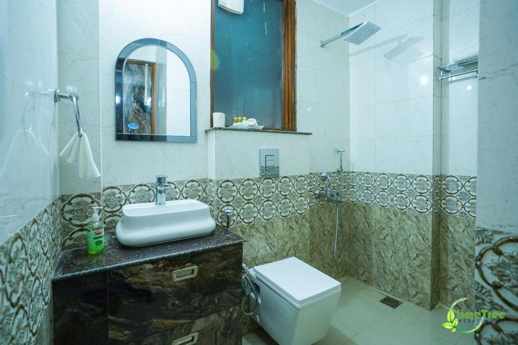 Гуруграм: Lime Tree Hotel Near 32nd Avenue Sector 29 Gurgaon