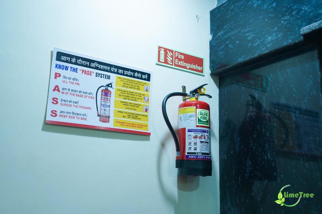 Гуруграм: Lime Tree Hotel Near 32nd Avenue Sector 29 Gurgaon
