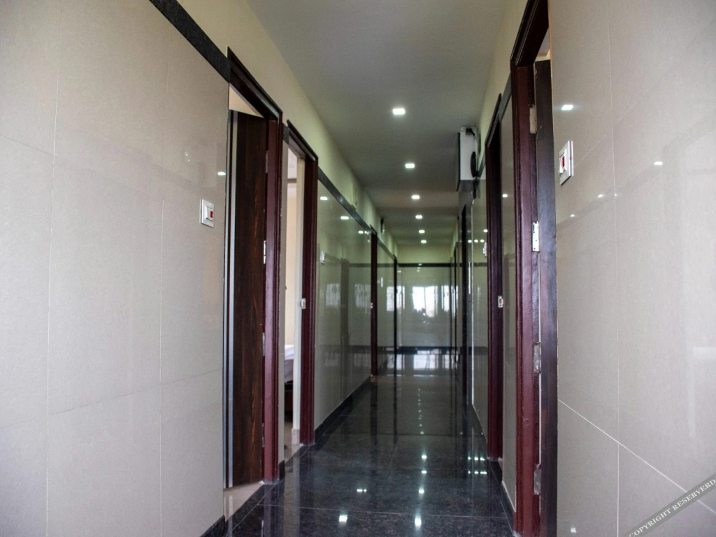 Бангалор: Crystal Inn Hotel