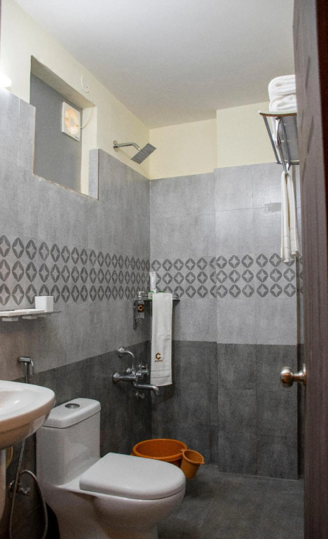 Бангалор: Crystal Inn Hotel