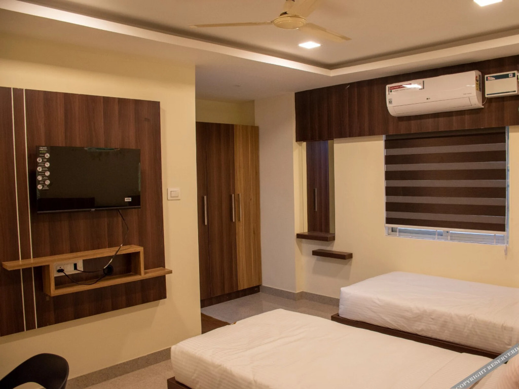 Бангалор: Crystal Inn Hotel