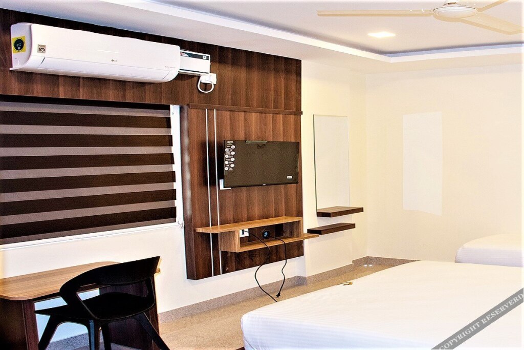Бангалор: Crystal Inn Hotel