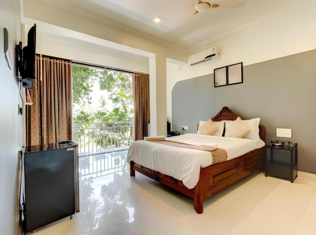 Вагатор: Hotel 7 Sea's Vagator