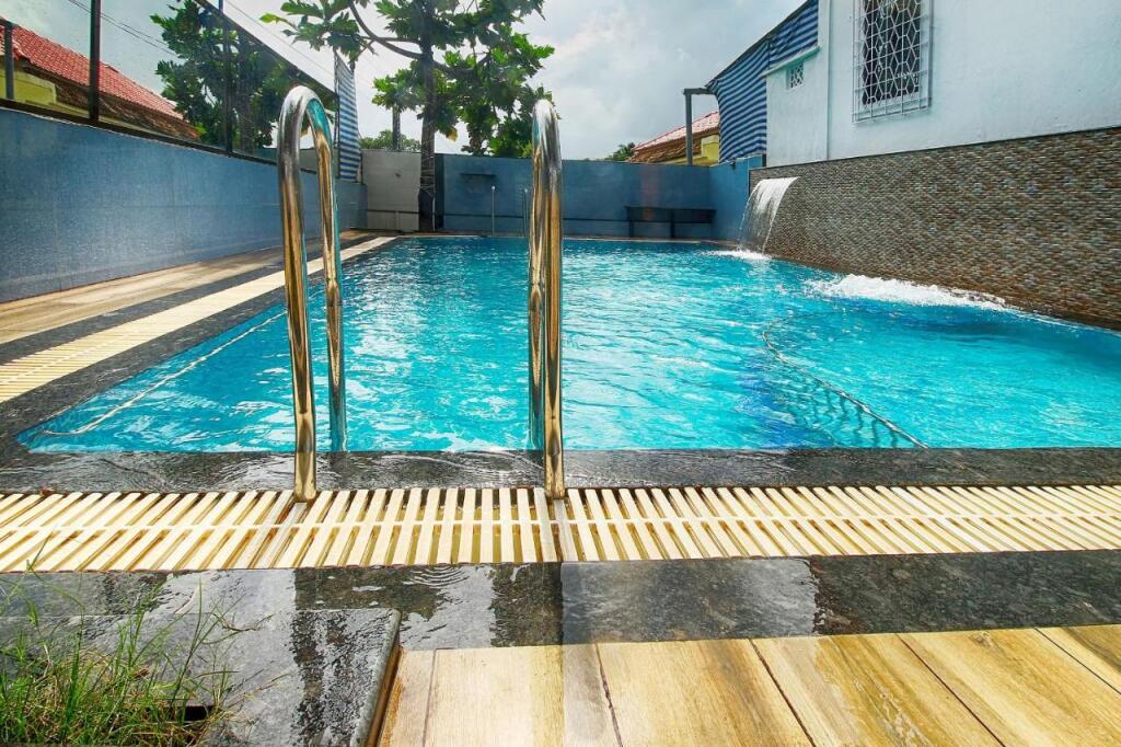 Вагатор: Hotel 7 Sea's Vagator