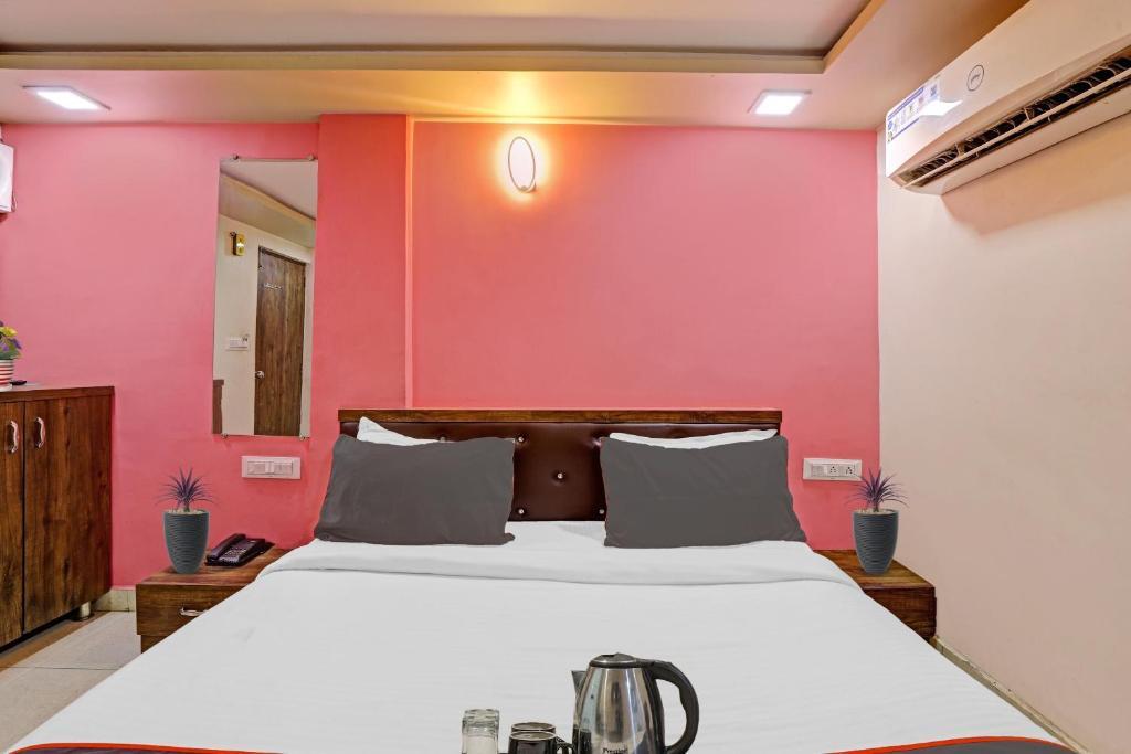 Ахмедабад: OYO 47110 Hotel Royal Palace