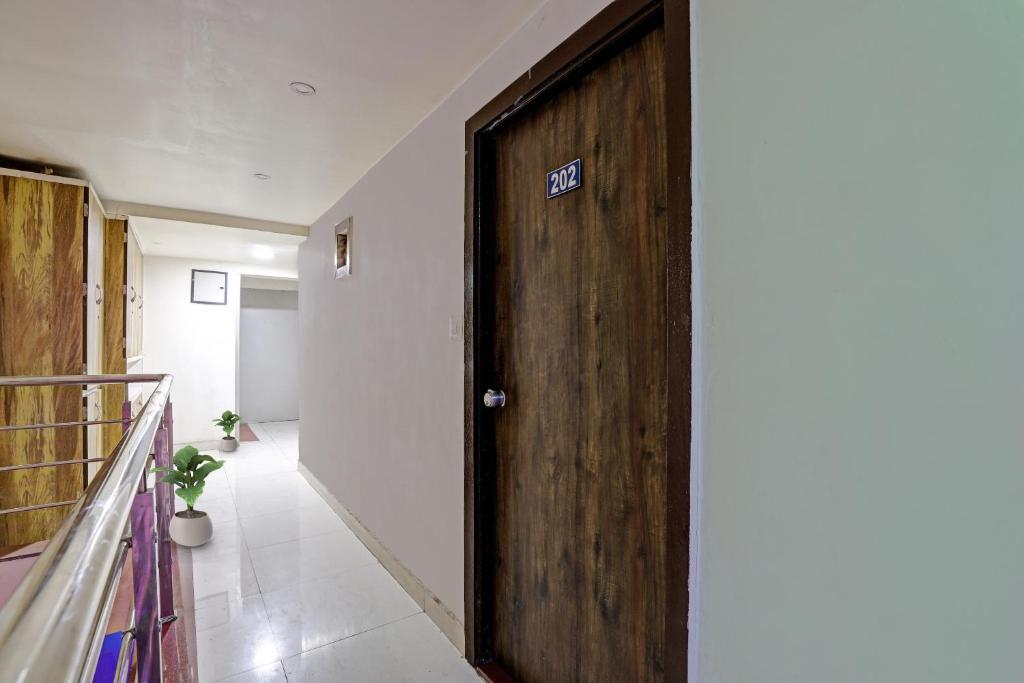 Ахмедабад: OYO 47110 Hotel Royal Palace