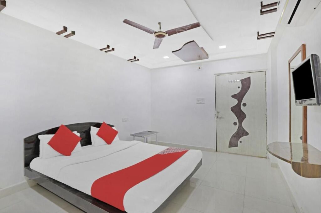 Ахмедабад: OYO Flagship 83069 Hotel Rudra Palace