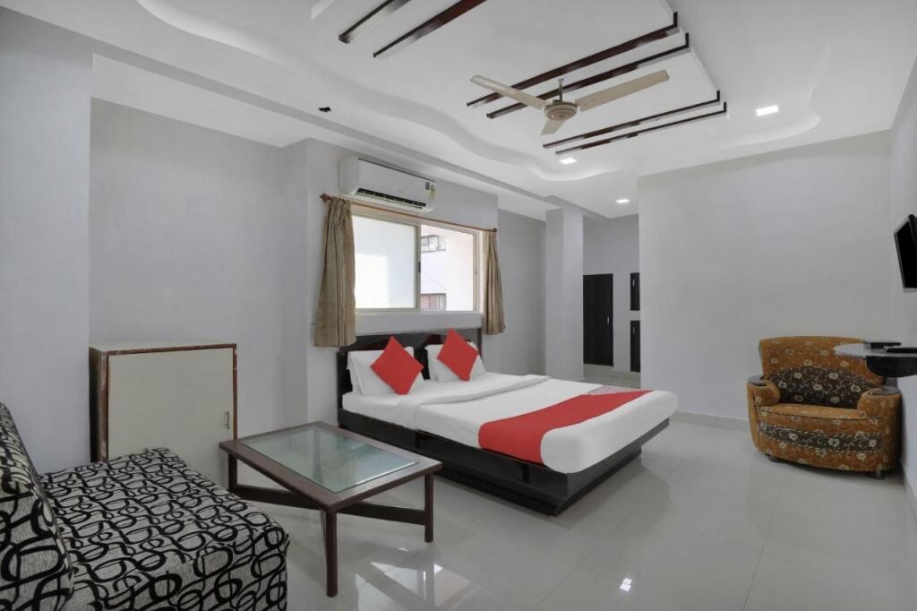 Ахмедабад: OYO Flagship 83069 Hotel Rudra Palace