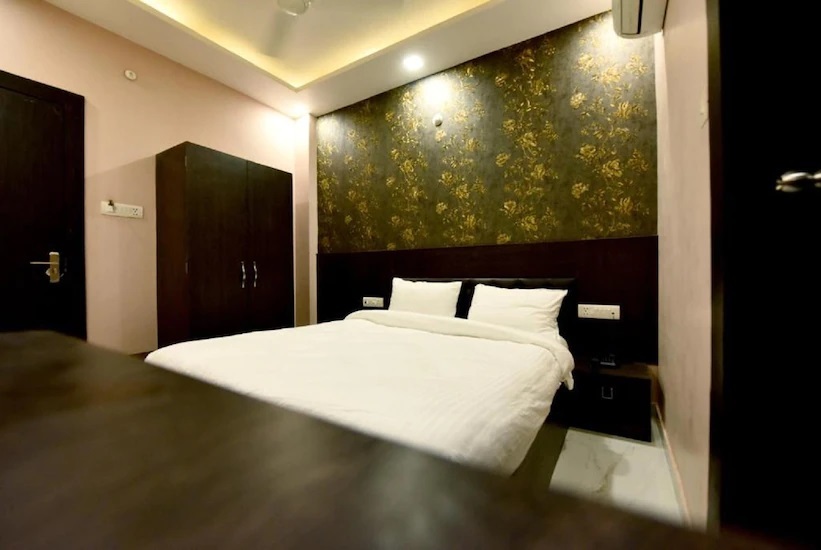 Праяградж: Hotel V K Inn