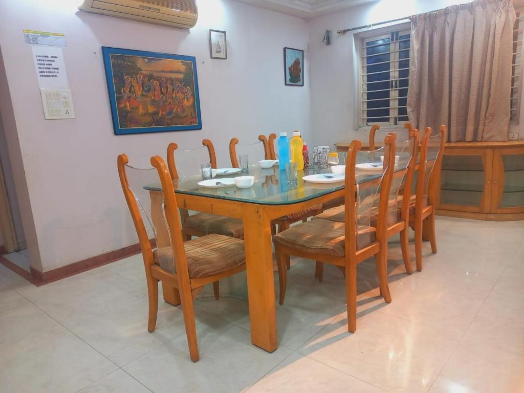 Ахмедабад: Elis Hospitality Service Parth Bungalow