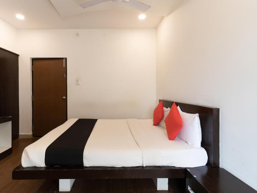 Бангалор: Capital O 70516 Hotel Scarlet