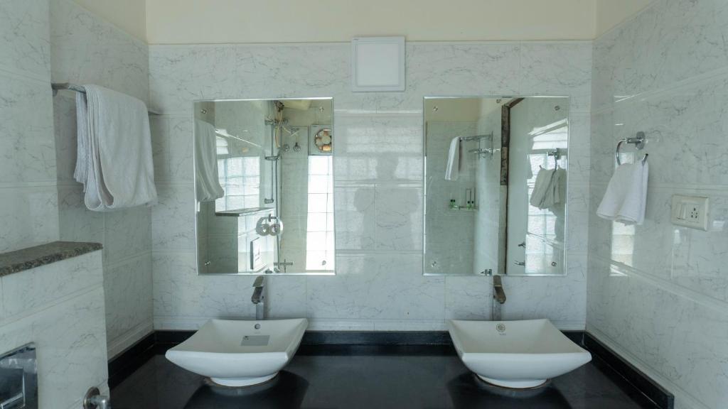 Бангалор: White Lotus By Orbit Hotels