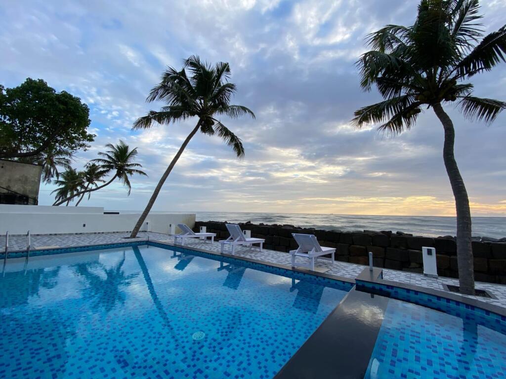 Коччи: Break Water Palace Resort