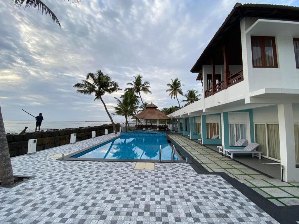Коччи: Break Water Palace Resort