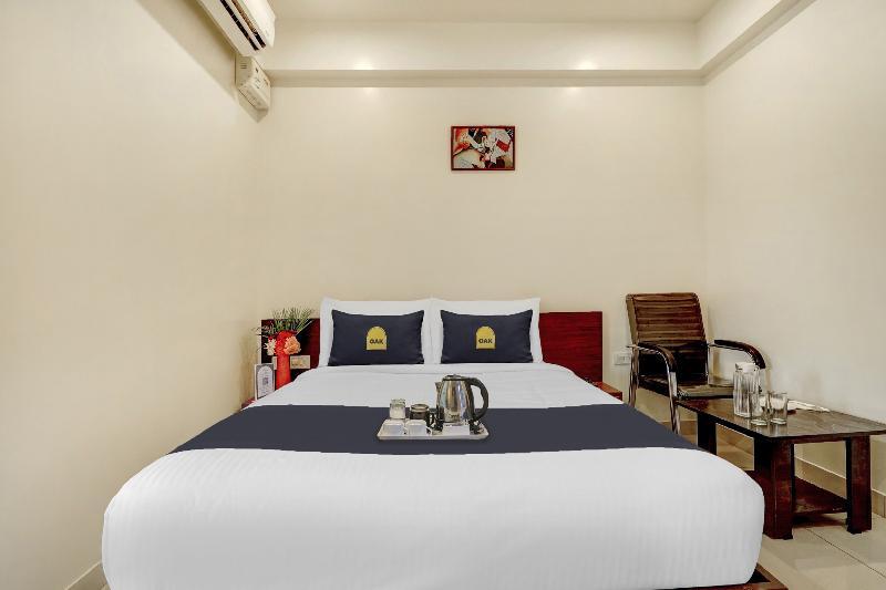 Townhouse Oak Hotel Prime — фото 2