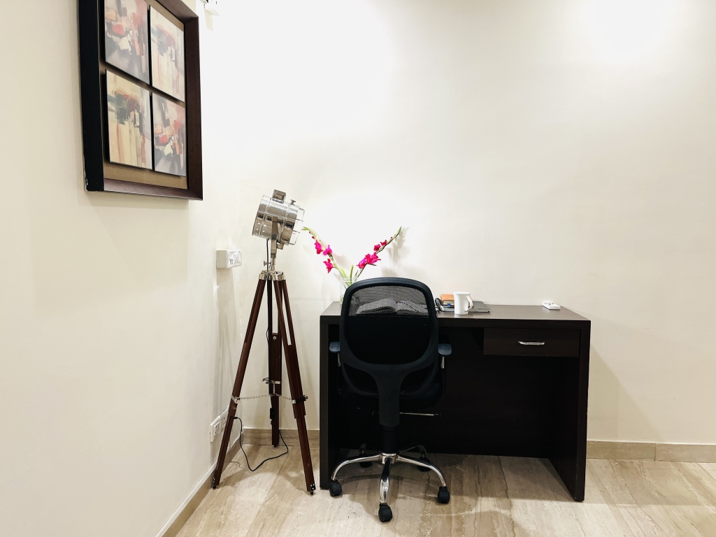Bluo Classic - 2 Bhk Dlf Golf Course - Balcony, Lift — фото 2