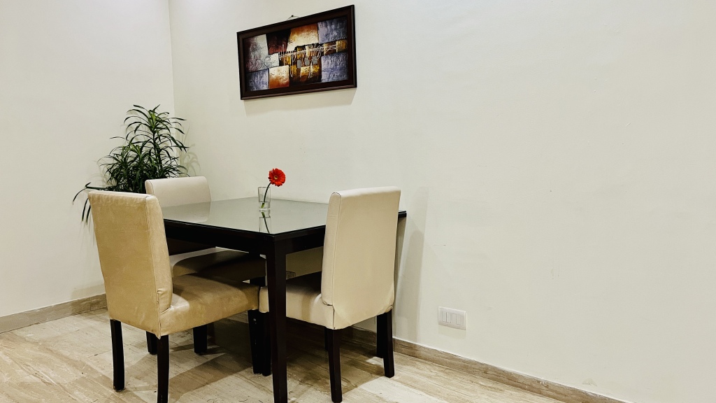Bluo Classic - 2 Bhk Dlf Golf Course - Balcony, Lift — фото 4