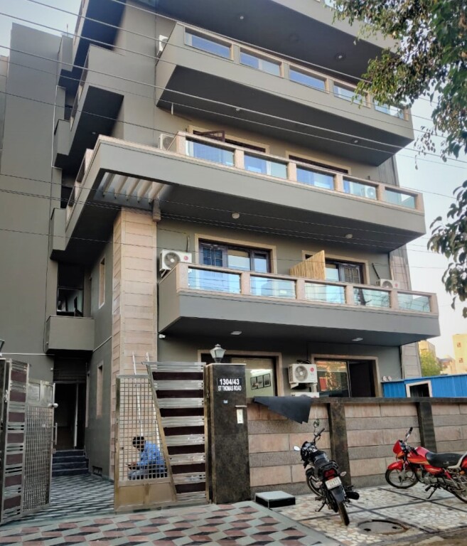 Гуруграм: Bluo Classic - 2 Bhk Dlf Golf Course - Balcony, Lift
