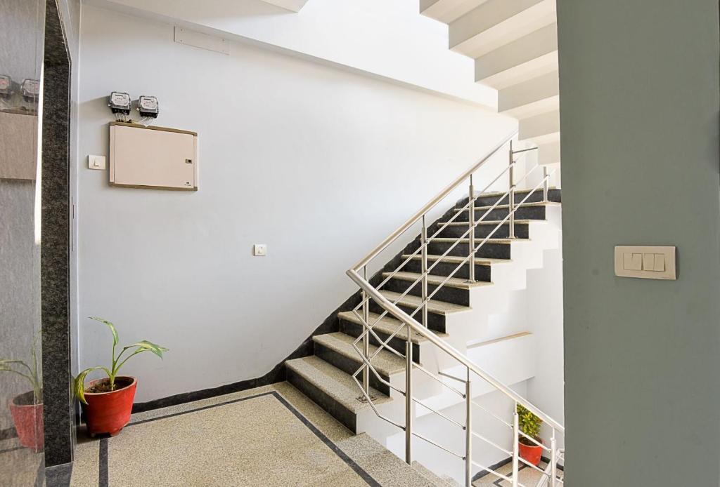 Гуруграм: Bluo Modern 2 Bhk Medanta Medicity