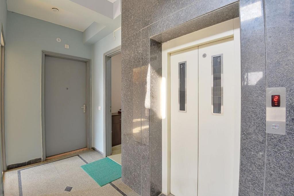 Гуруграм: Bluo Modern 2 Bhk Medanta Medicity
