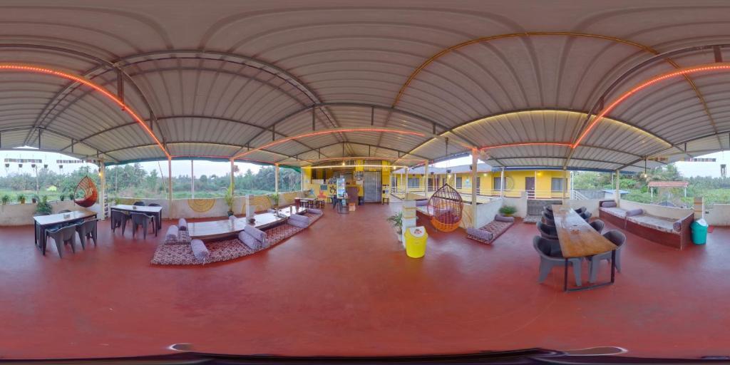 carousel image 4